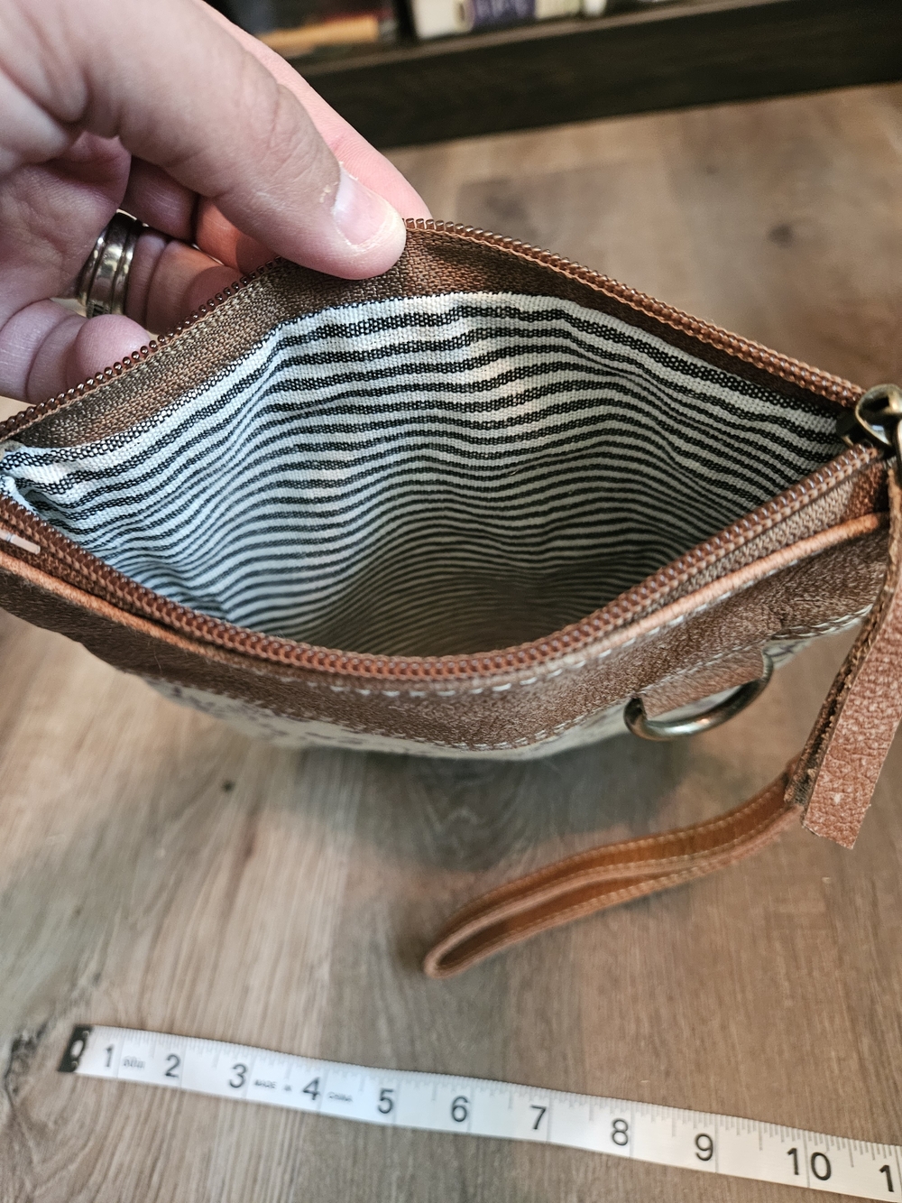 Canvas and Leather Wristlet Crossbody Bag - Cream with Pattern - Picture 4 of 5